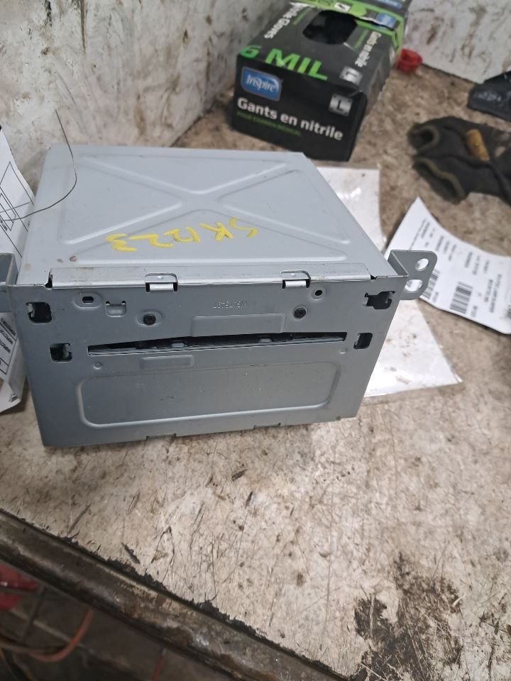 2015 Terrain Stereo Radio Receiver Sku#4296800