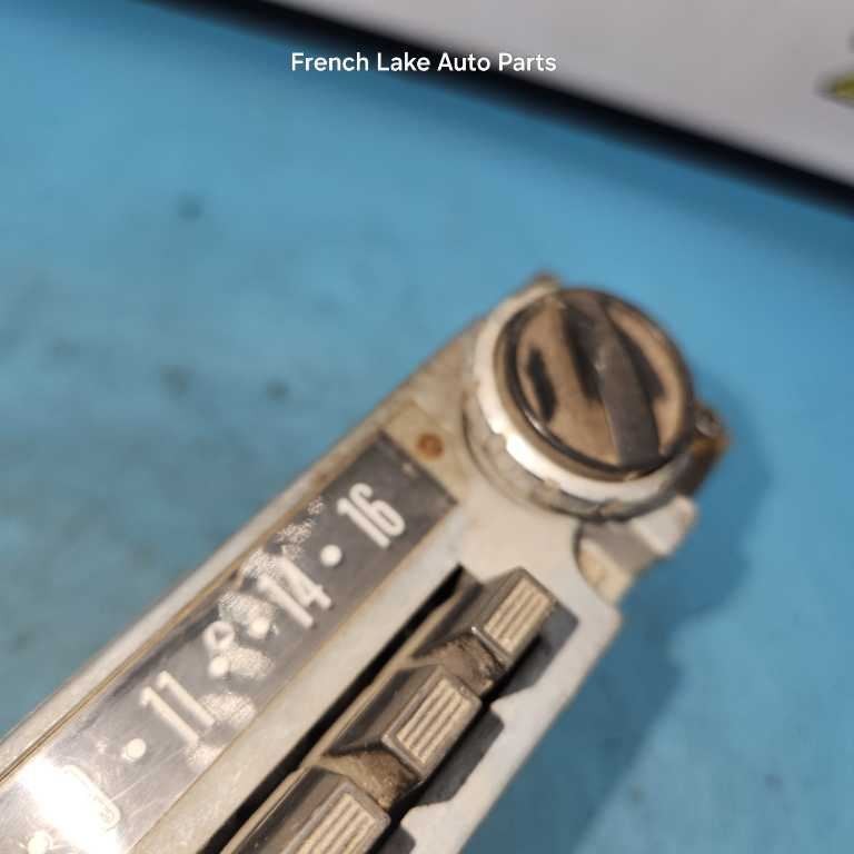 UNTESTED AM Radio “8990706 04MA” Fits 1960 RAMBLER 1239080