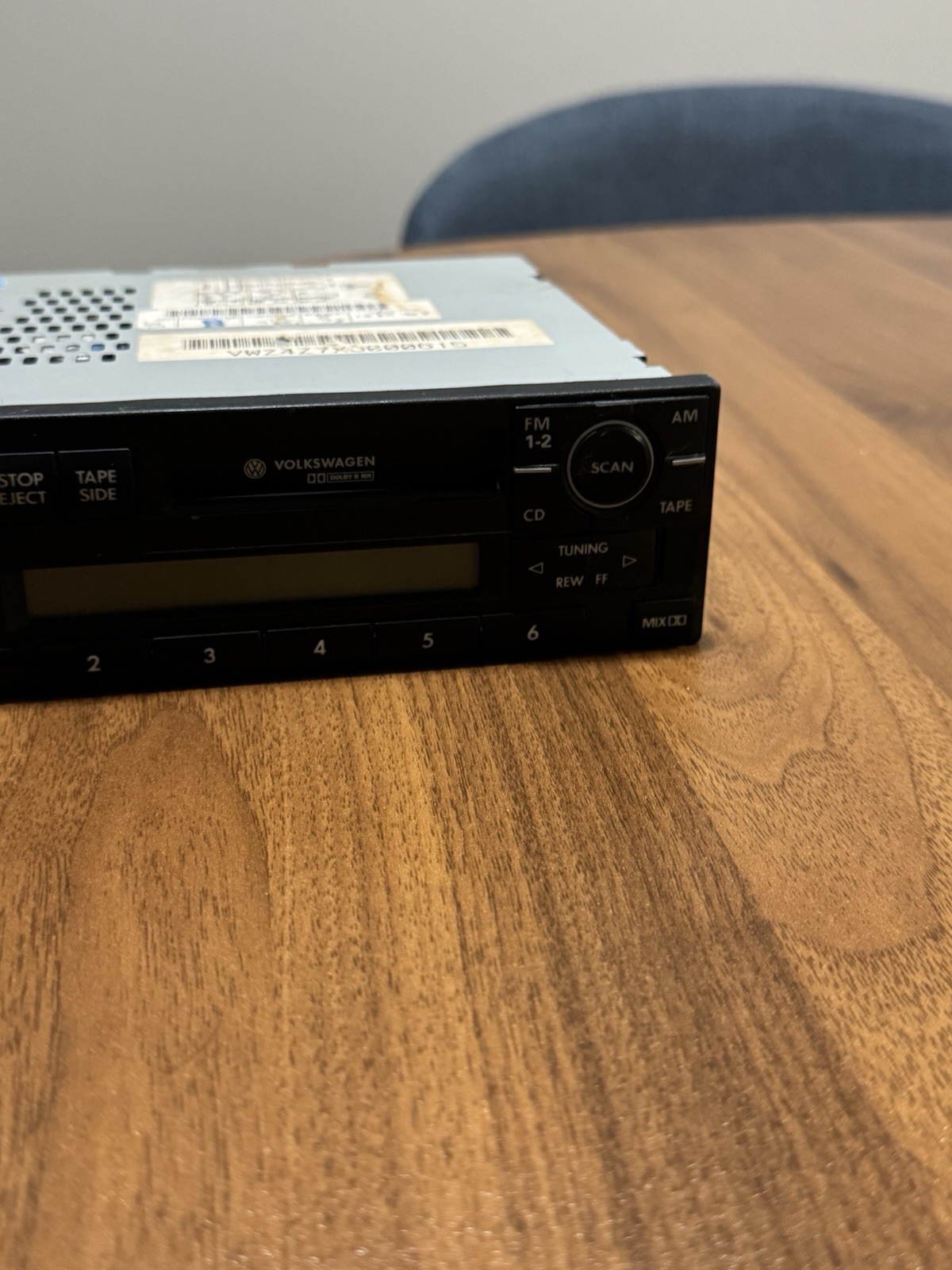 Volkswagen 09351369 VWZ4Z7X5000615 Radio Cassette Player Car Stereo