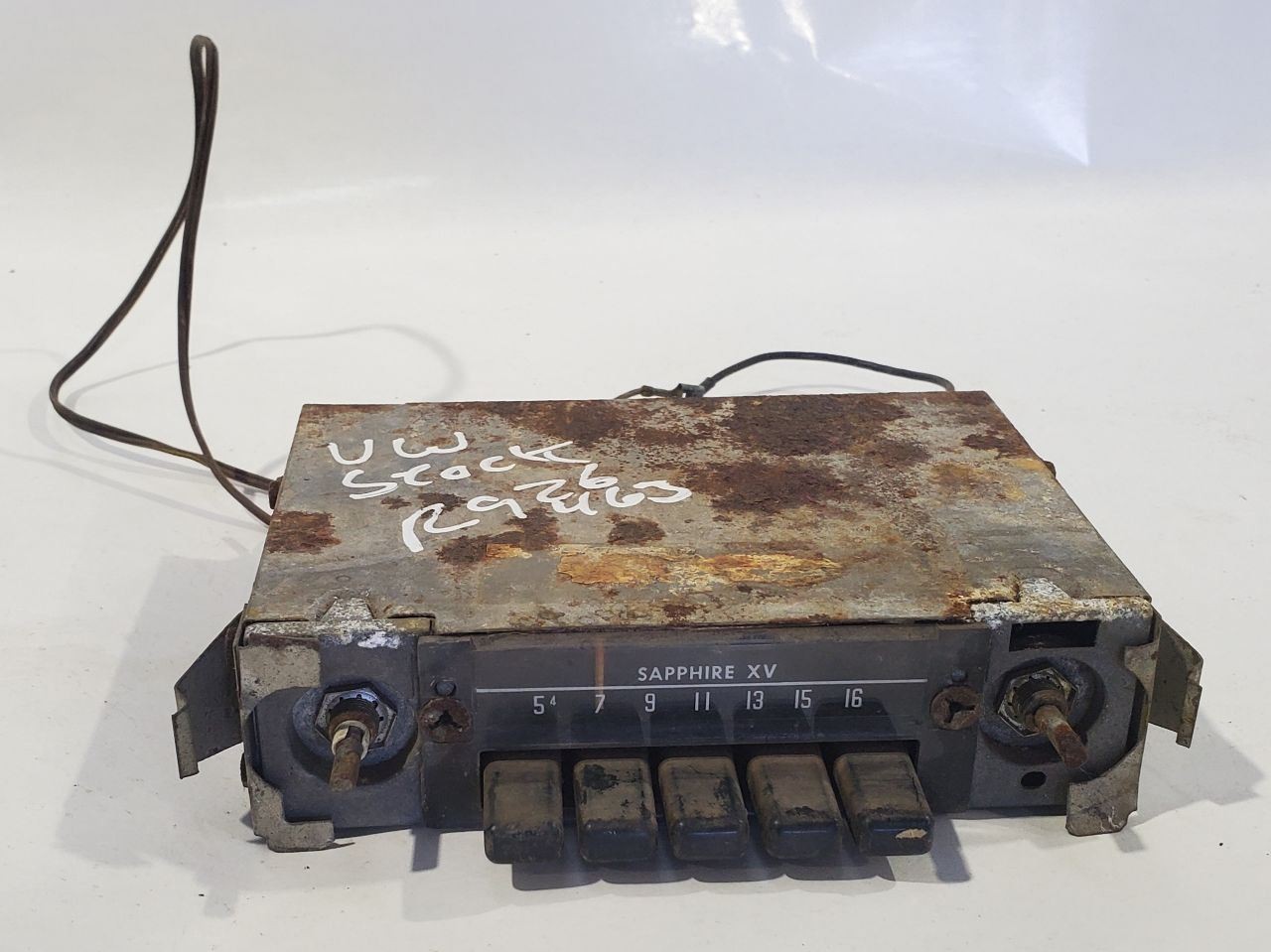 1968 1970 Volkswagen Beetle OEM Sapphire XV Untested Radio Sold As Is