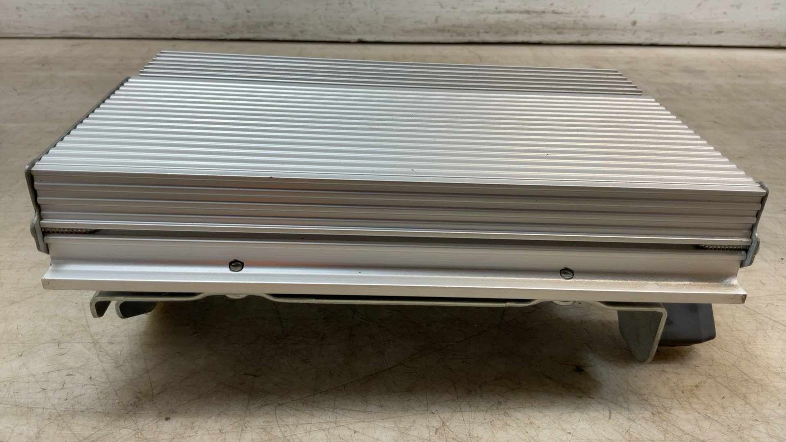Jeep Wrangler JK OEM Infinity Premium Amp Amplifier 05064140AJ 2007-2010 177796
