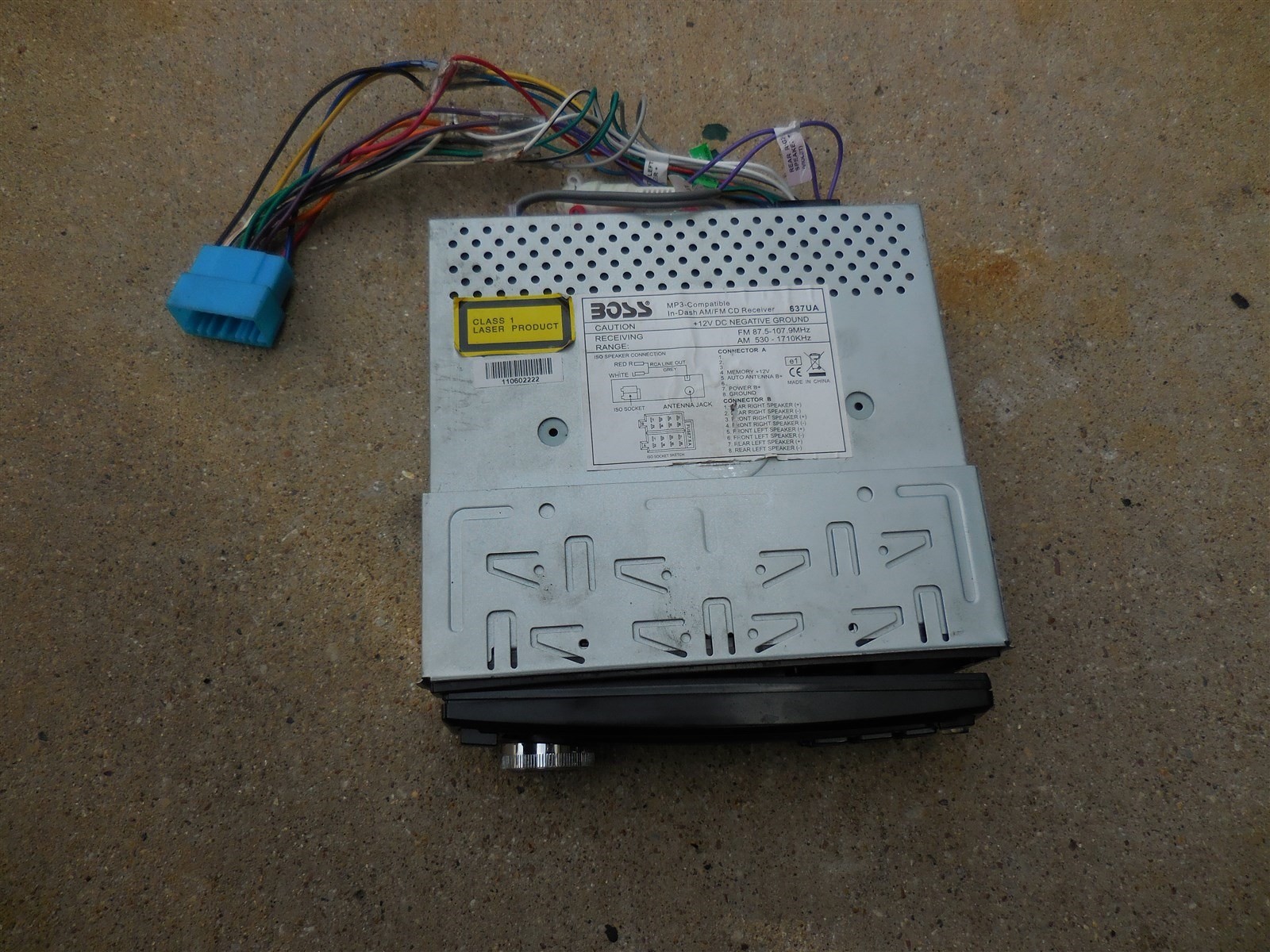 Honda BOSS MP3 COMPATIBLE IN DASH AM/FM CD RECEIVER FOR REPAIR OR PARTS