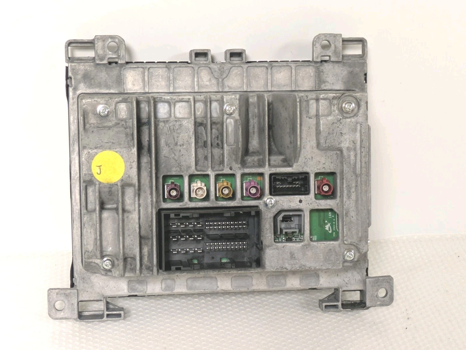 2018 2019 DODGE CHARGER OEM UCONNECT 4C 8.4″ RADIO KIT