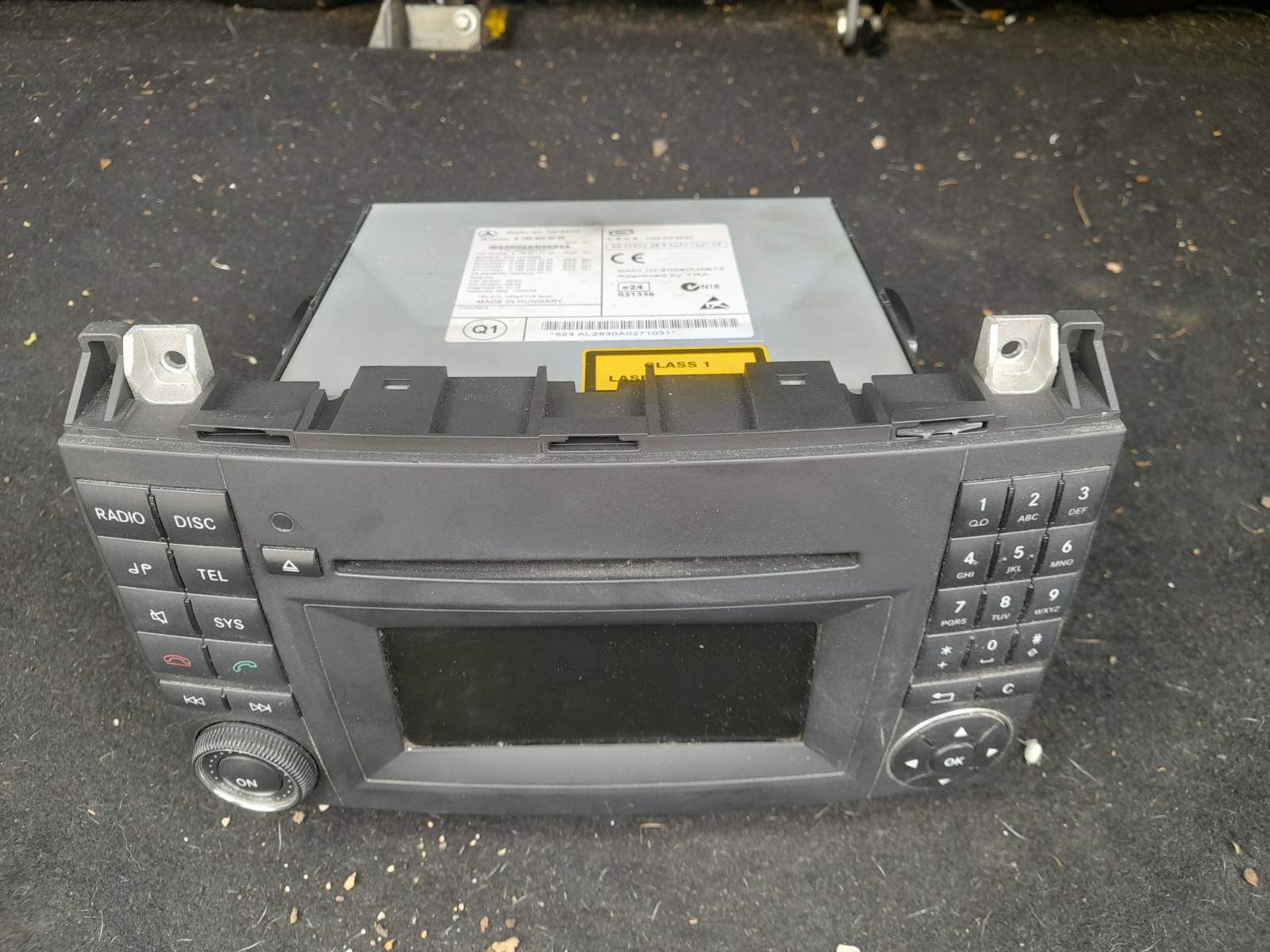 2010 MERCEDES B CLASS W245 STEREO RADIO CD PLAYER HEAD UNIT A1699002000