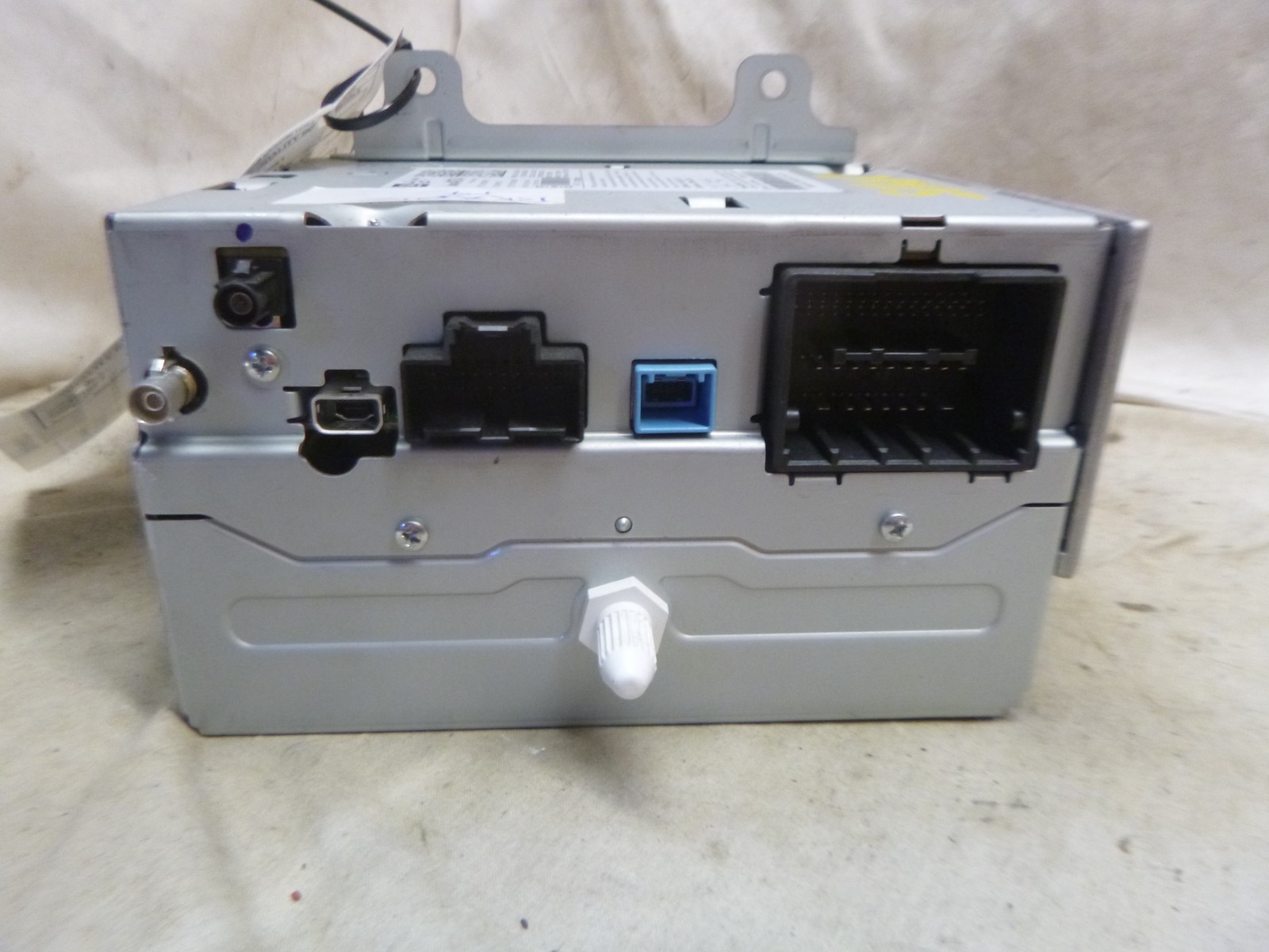 2017 17 GMC Terrain Radio Receiver Mechanism w/ Vin Tag 84064074 RKZ01