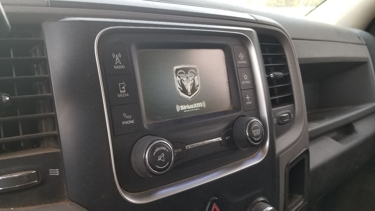 15 DODGE RAM 3500 RADIO AUDIO 5″ DISPLAY RECEIVER CONTROL PANEL 68228668AE