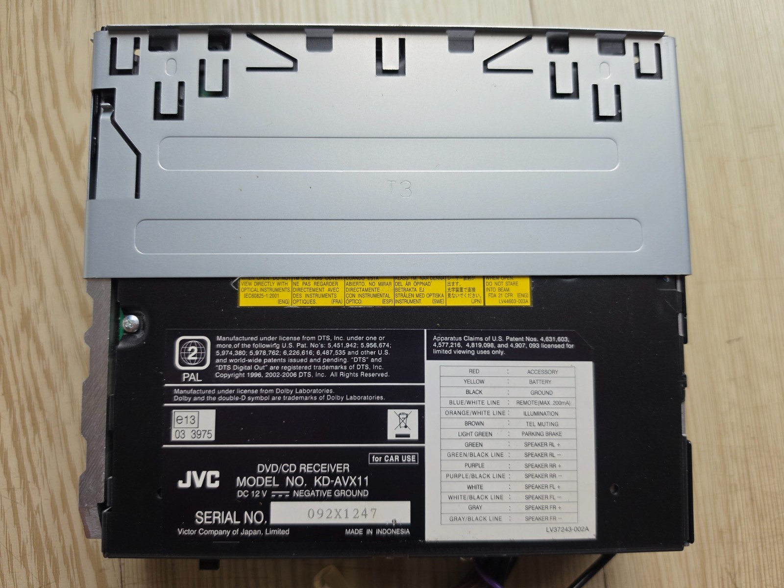 JVC KD-AVX11 DVD/CD Car Stereo Built-In 2.7″ Widescreen Monitor KS-D100 iPod