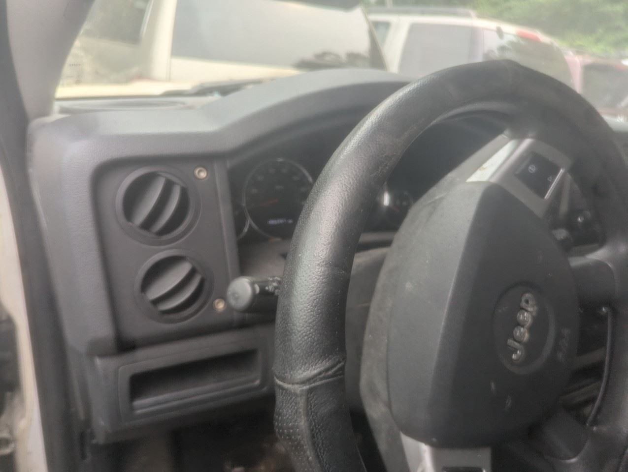 2008-2010 Dodge Dakota Radio AM FM CD-MP3 Face Plate ID RES OEM 1383414