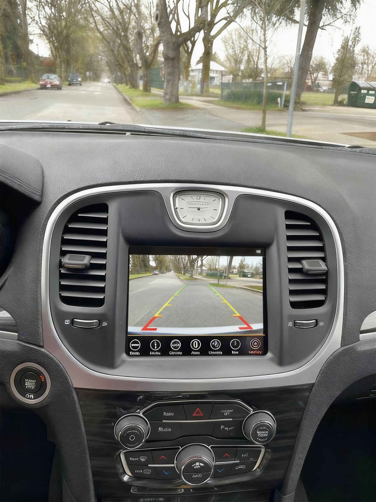 8.4″ Wireless CarPlay Android auto For 2011-2023 Chrysler 300 Radio GPS NAV FM