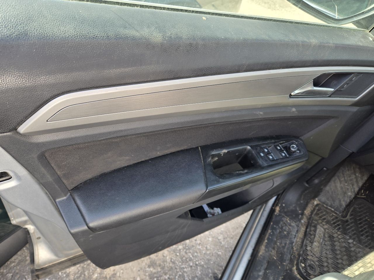 2018-2019 Volkswagen Atlas Radio Receiver Glove Box Mounted ID 3Q0035878B