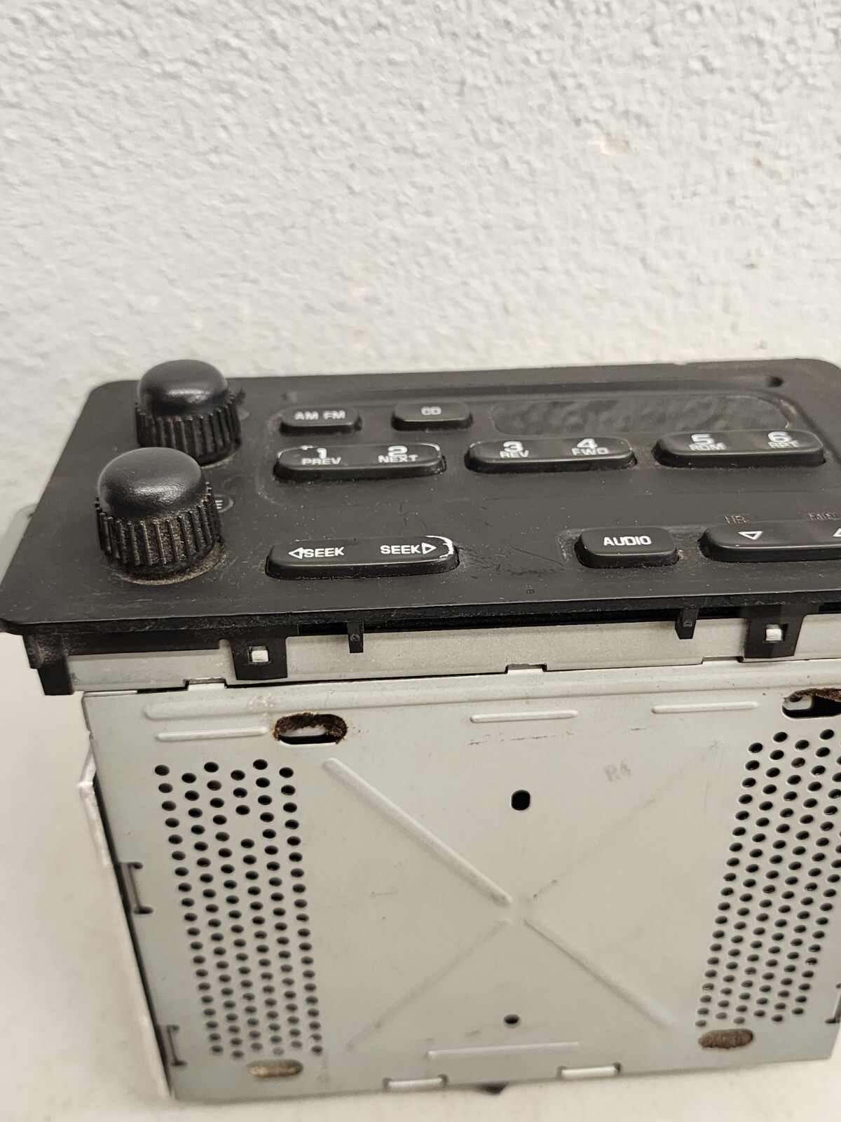 Stereo Radio AM FM CD Player 10315119 Fits 03-05 CHEVROLET CAVALIER B210-107353