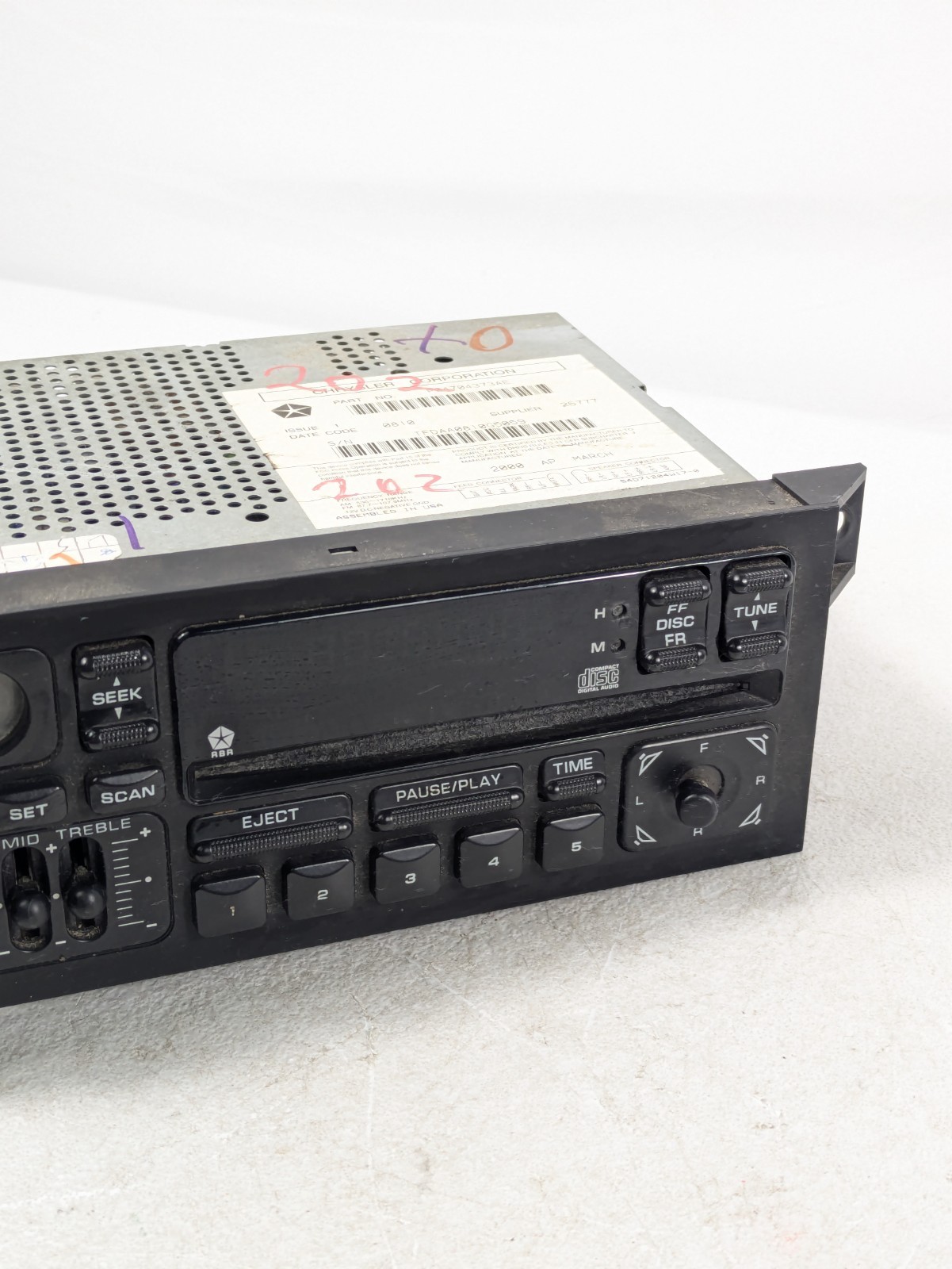 1984-2002 Chrysler Jeep Dodge Stereo Radio AM FM CD Equalizer P04704373AE