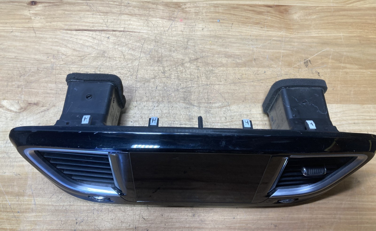 2018-2020 Chrysler Pacifica Radio Information Display Screen Panel 68316174AB