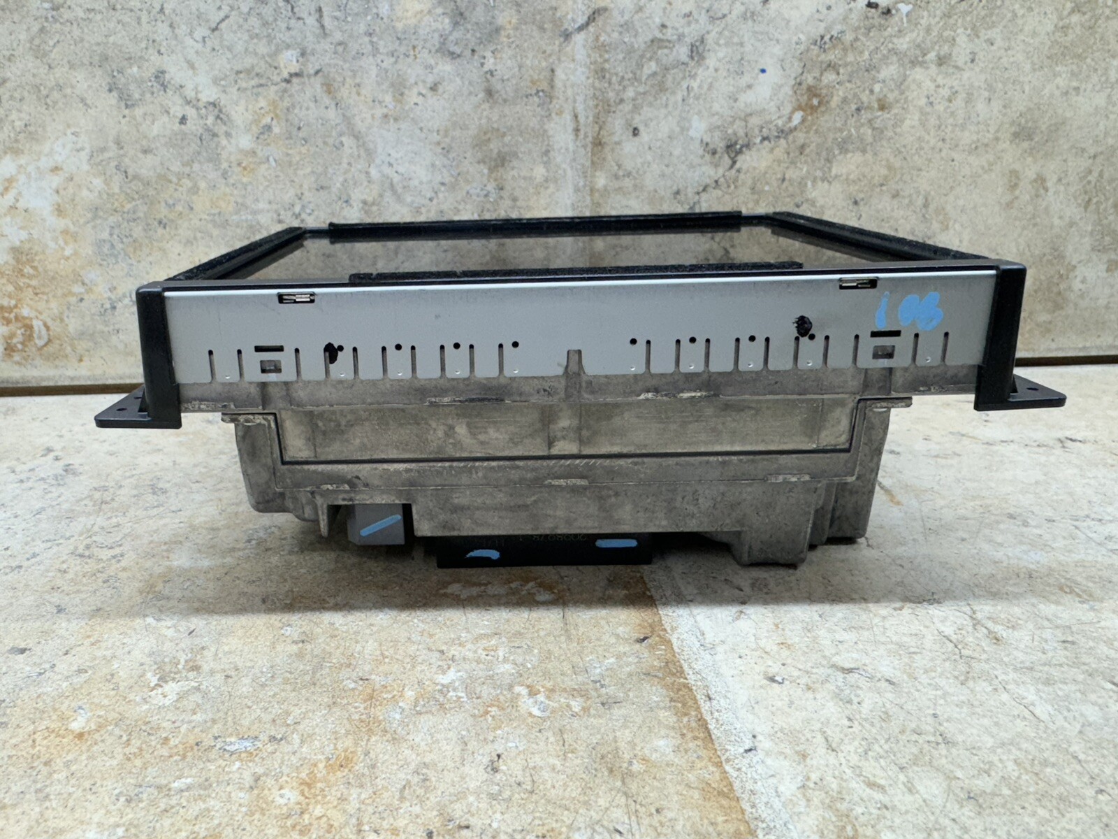 2014 -2017 DODGE DURANGO 8.4″ VP4 RADIO NAVIGATION UCONNECT SCREEN OEM