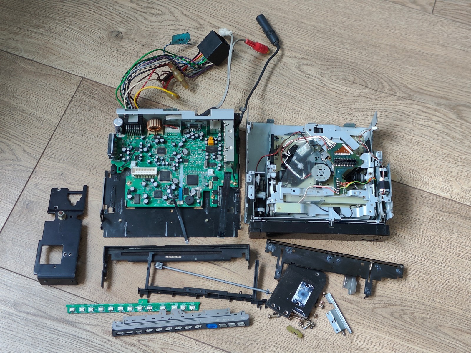 JVC KD-LX110R El Kameleon
