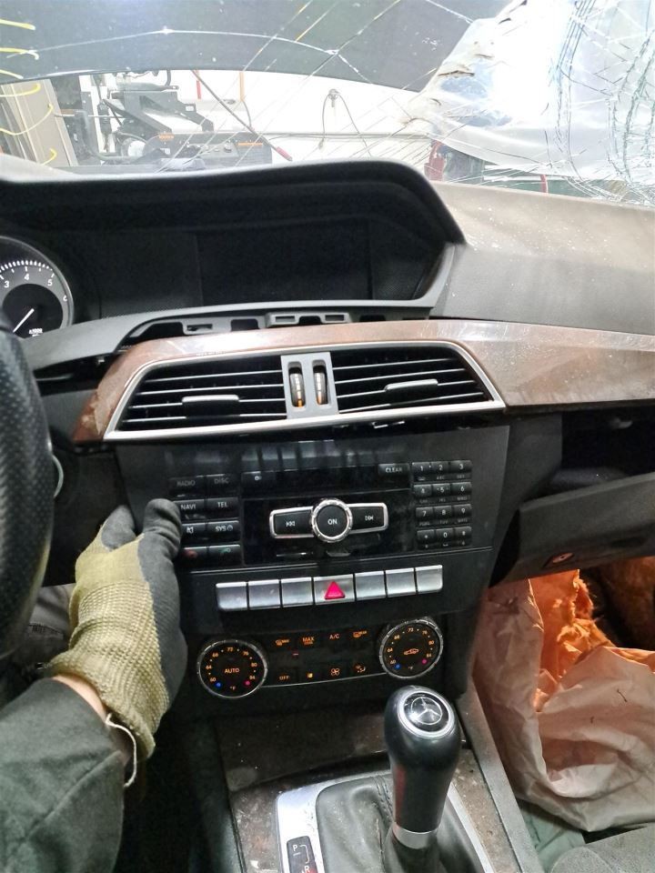 2014 C250 Stereo Radio Radio/Receiver Sku#4453783