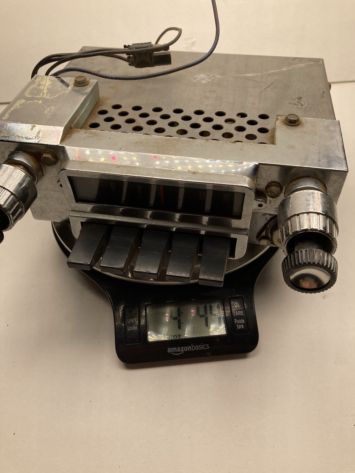 Ford Radio (Unknown Condition) See Listing Pictures for Condition