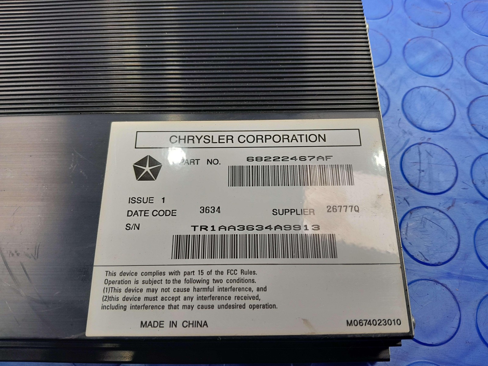 15-16 Dodge Charger Challenger 276 Watt Radio Audio Amplifier OEM 68222467AF