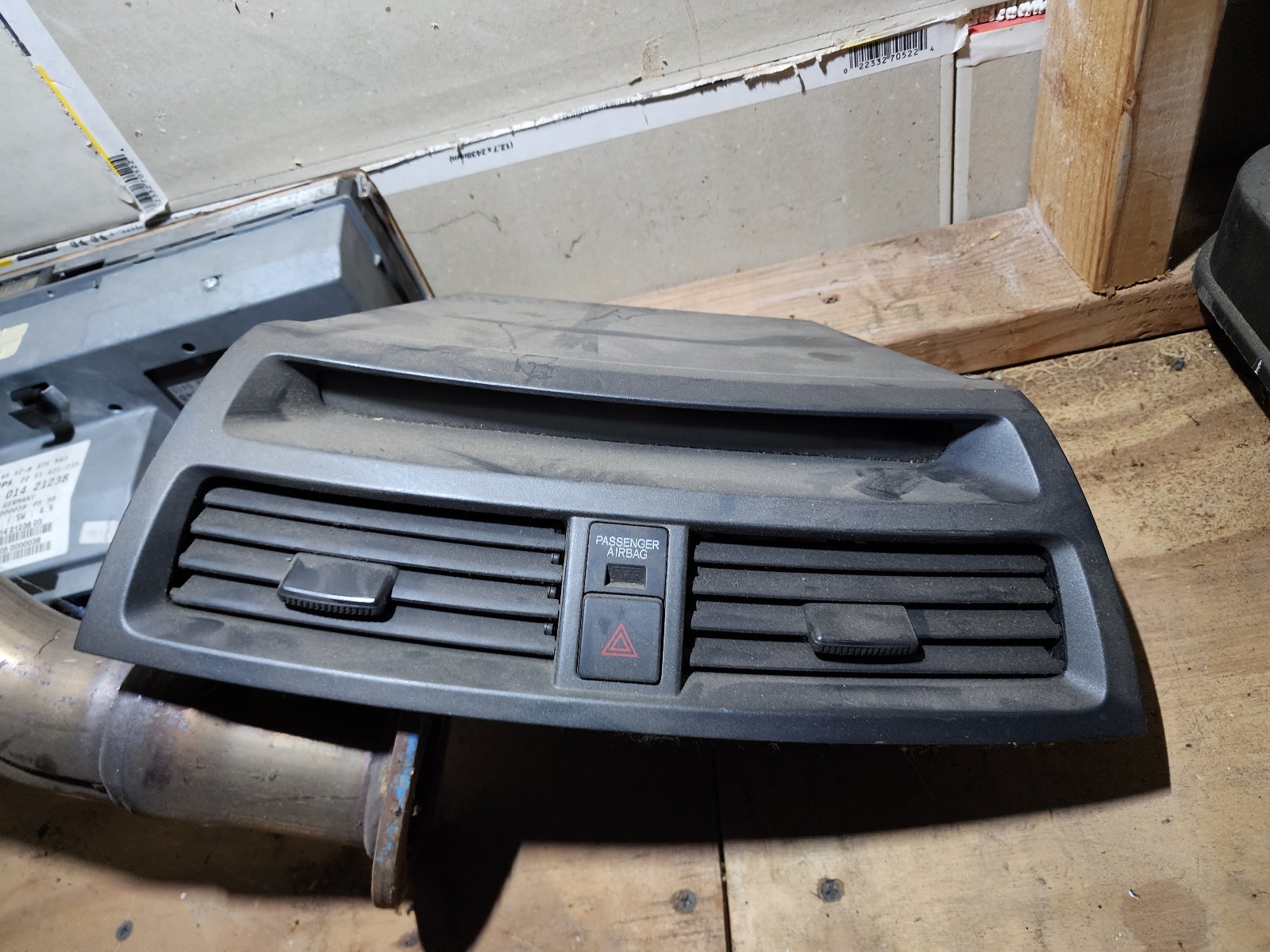 04 – 08 ACURA TL CENTER DASH AC VENT CLOCK DISPLAY HAZARD SWITCH (For: Acura)