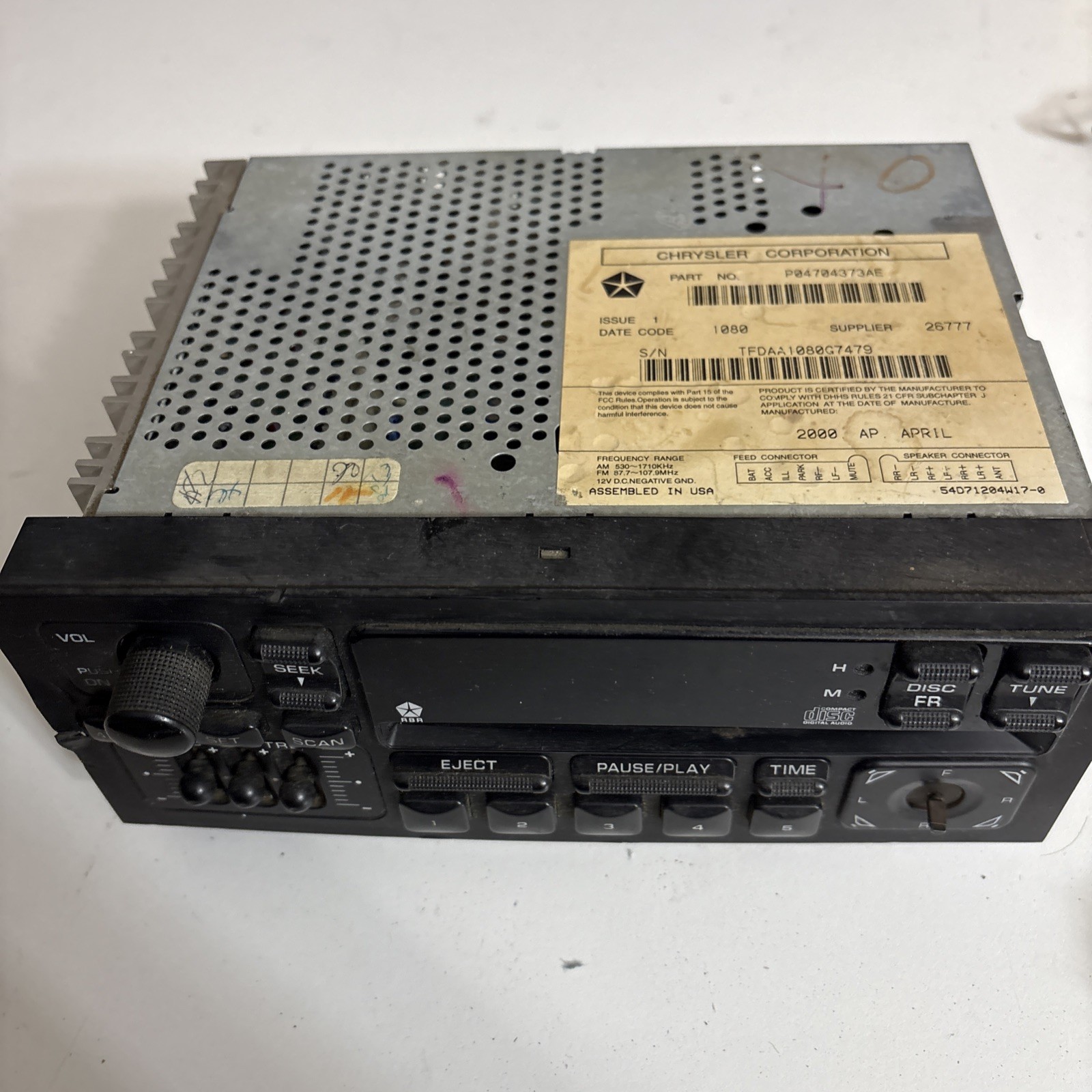 P04704373AE Chrysler CD AM/FM Radio for Dodge Durango Dakota “untested” As-is