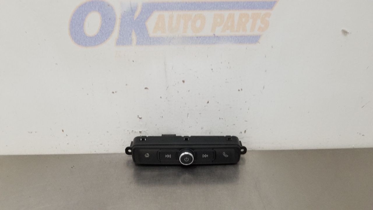 23 GMC SIERRA 2500 RADIO AUDIO CONTROL PANEL 84799539