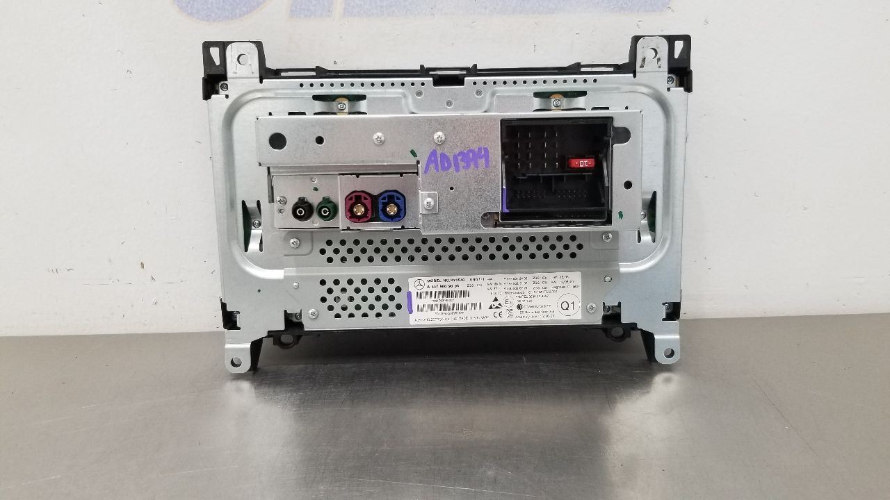 17 MERCEDES BENZ METRIS RADIO AUDIO RECEIVER 5.8″ DISPLAY 4479009005