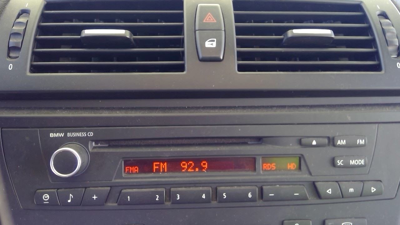 Audio Equipment Radio AM-FM Receiver CD Player In Dash Fits 09-10 BMW X3 9644524