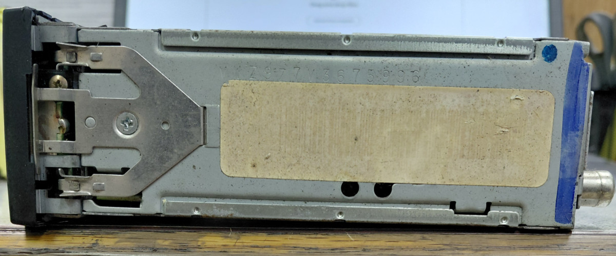 1993-1994 VOLKSWAGEN VW JETTA PREMIUM AUDIO RADIO CASSETTE STEREO 1HM-035-186-D
