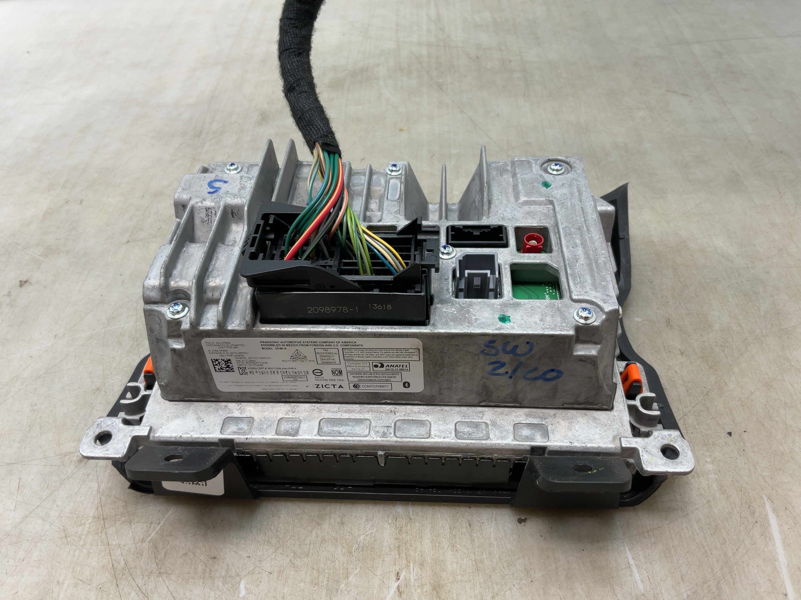 Jeep Wrangler JL OEM 8.4 Touchscreen Radio w U Connect 2018 178705