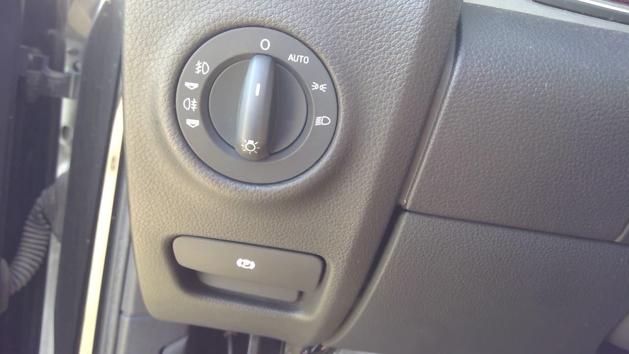 Audio Equipment Radio Control Panel Console Mounted Fits 07-11 AUDI Q7 9620285