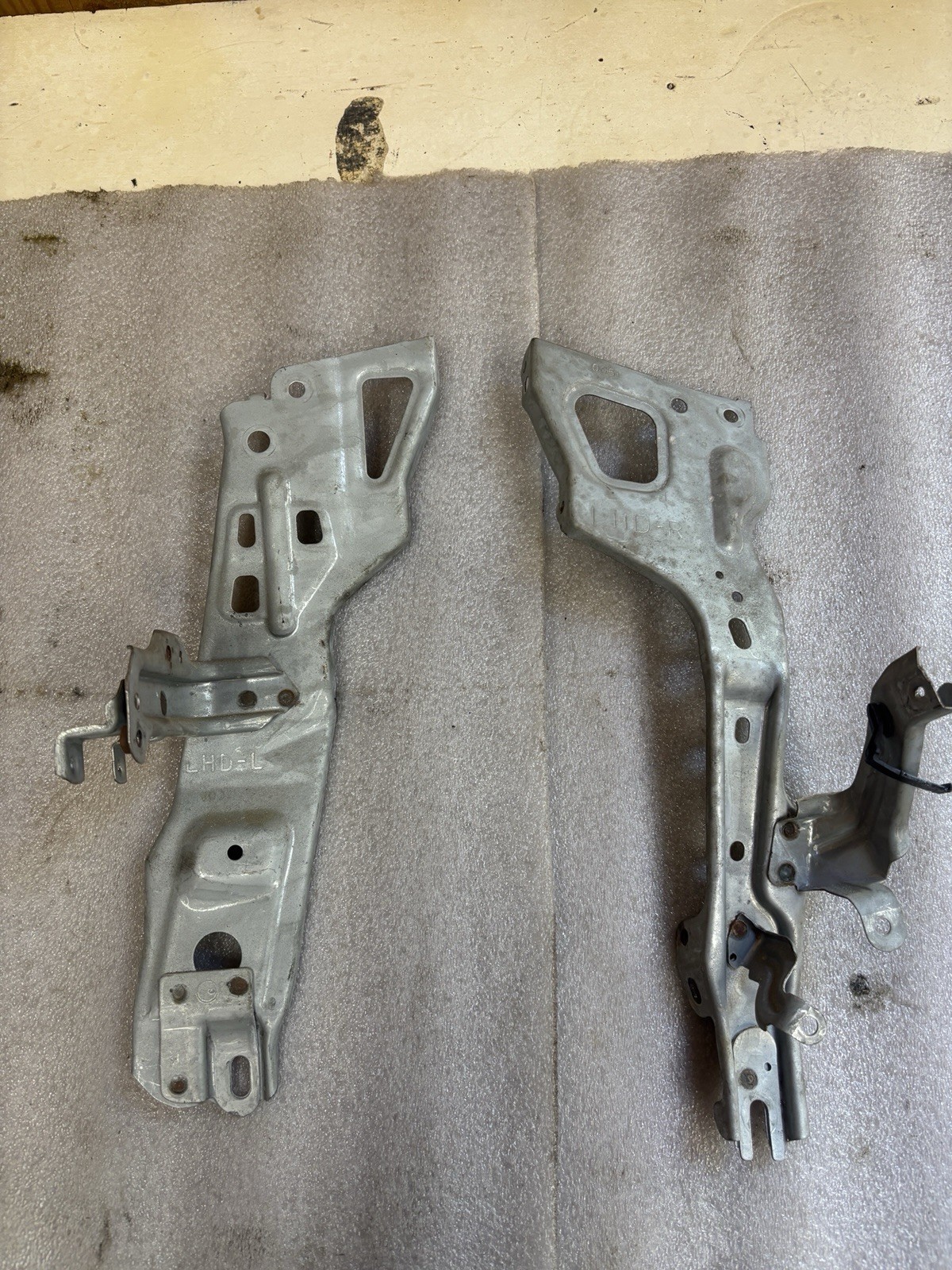1996 – 2004 Toyota Tacoma Radio Brackets Center Dash Dashboard SUPPORT BRACE oem