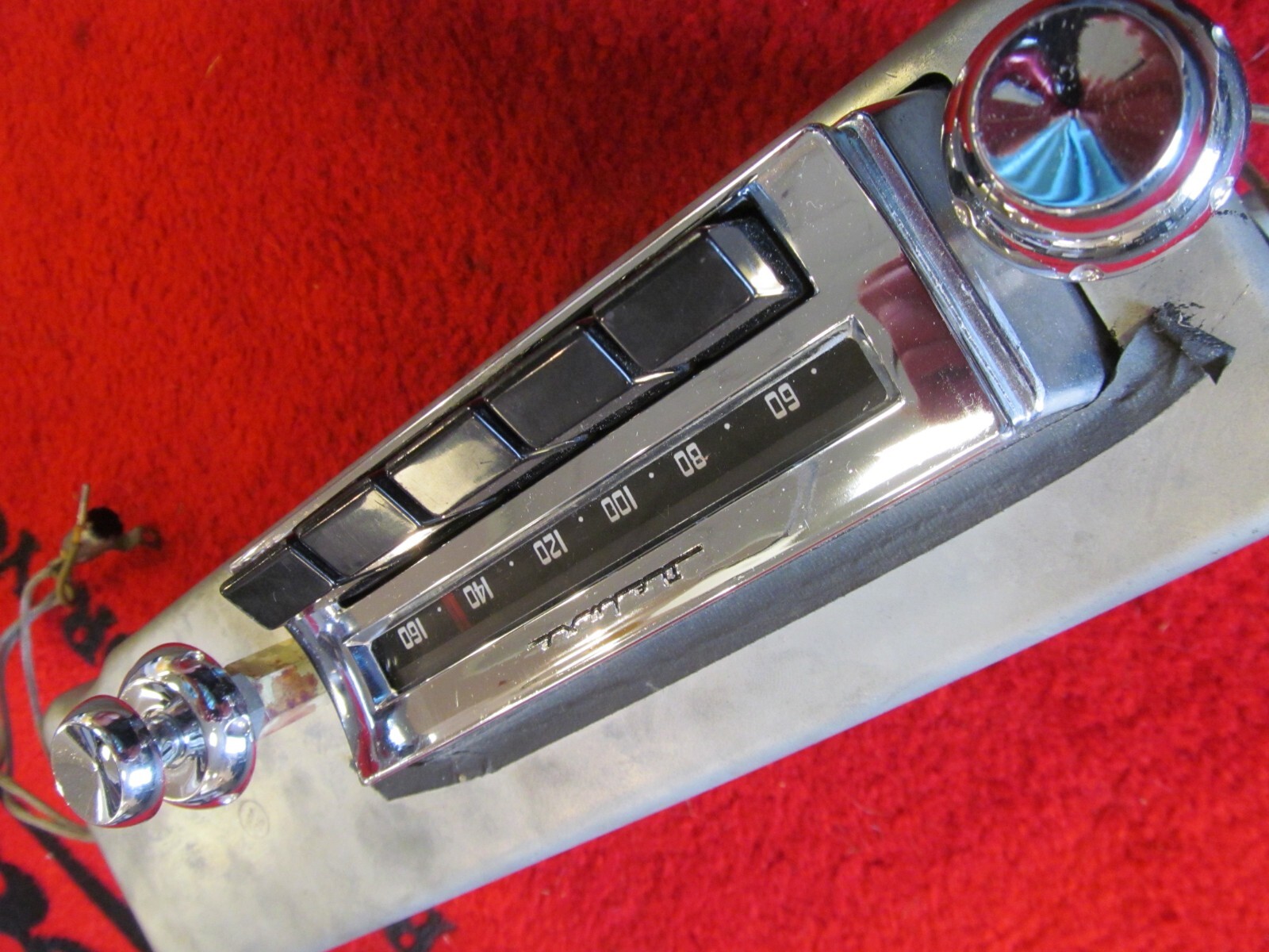 1955 Oldsmobile 88 98 Used AM Radio (Standard Push Button Type) # 983204