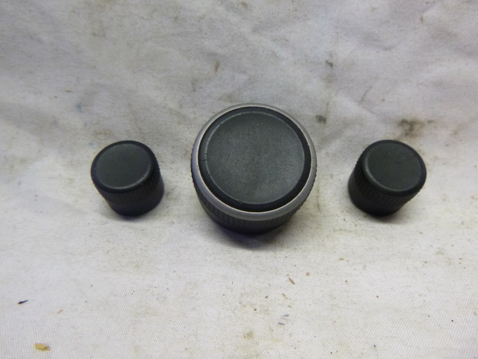 10 2010 Mazda CX-7 CX7 Radio Cd Knob Set EH4566ARXA RPG102
