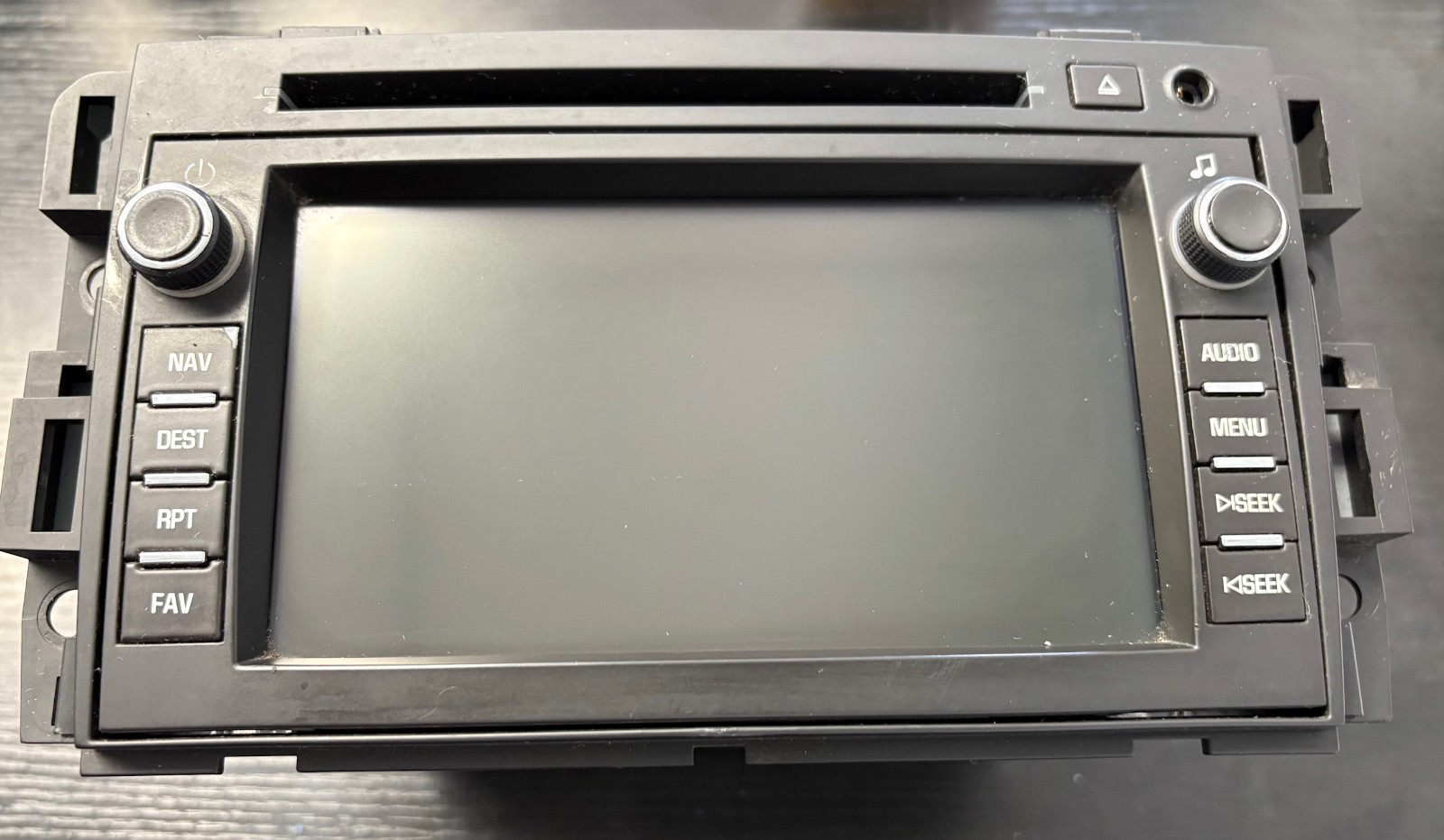 2010-2012 GMC Acadia AM FM CD DVD Radio with Nav (opt UUM)