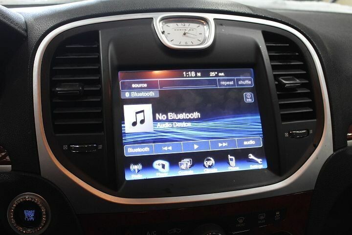 2011-2014 Chrysler 300 Info-GPS-TV Radio Information 8.4″ Front Display Screen