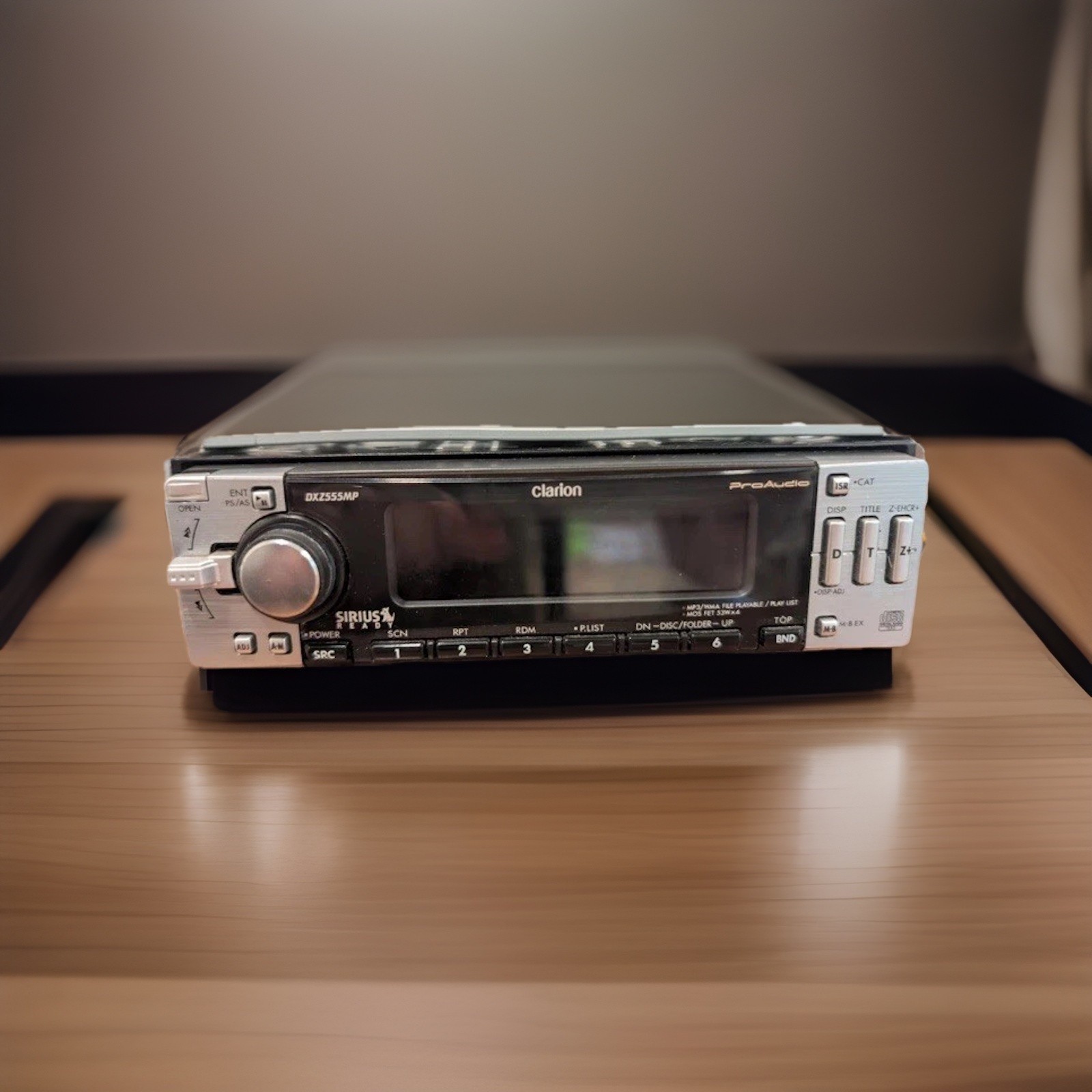 Clarion DXZ555MP MP3 WMA CD Player Car Audio Stereo Receiver Remote, Speakers😊