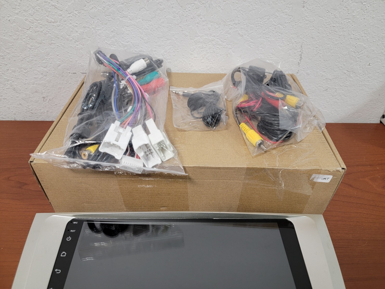 PODOFO Android Auto 9″ Touchscreen Stereo Head Unit for Toyota Camry (2006-2011)