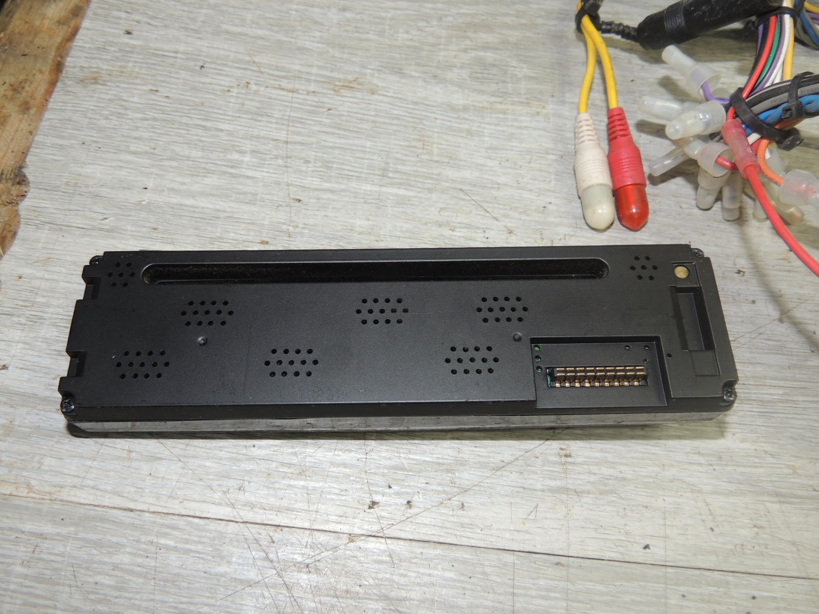 Dual XDM6820 CD/MP3/WMA Car Radio w/ Harness 2002-2009 Chevy Trailblazer, Envoy
