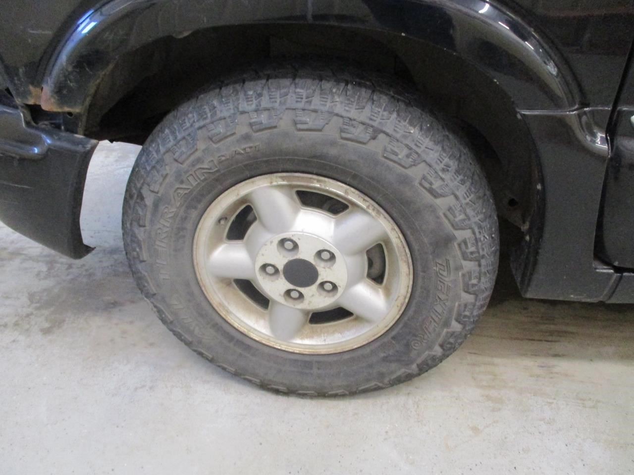 Audio Equipment Radio UN0 Opt UQ3 Fits 98-02 BLAZER S10/JIMMY S15 1943829