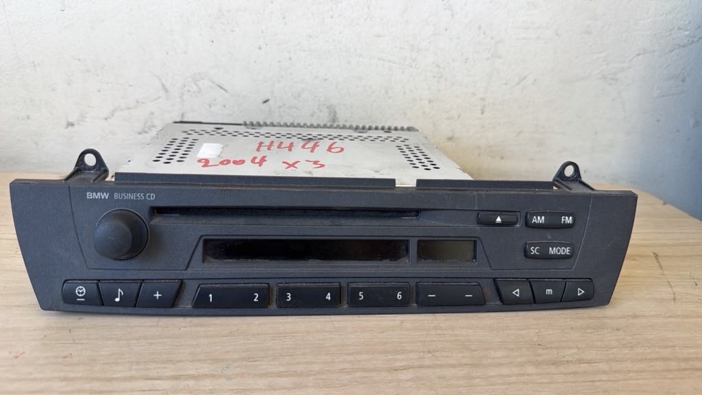 2004-2006 BMW X3 E83 OEM Business CD Radio Stereo Head Unit AM/FM Player H446