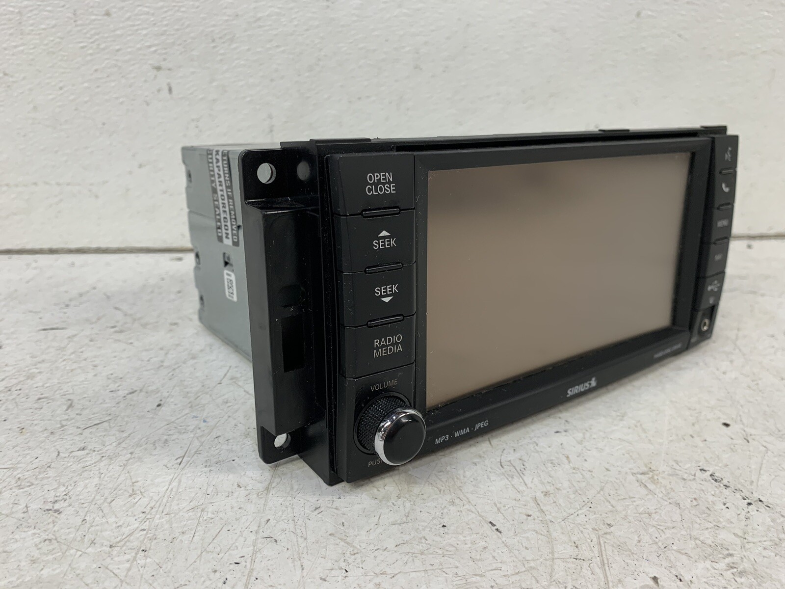 2013-2014 Dodge Challenger RHR GPS navigation radio stereo AUX HDD MP3 P05091656