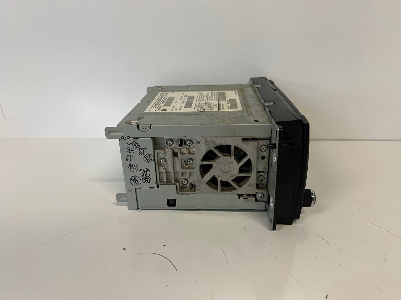 OEM 2009-2018 DODGE RAM 1500 RADIO HEAD UNIT. P05064839AF