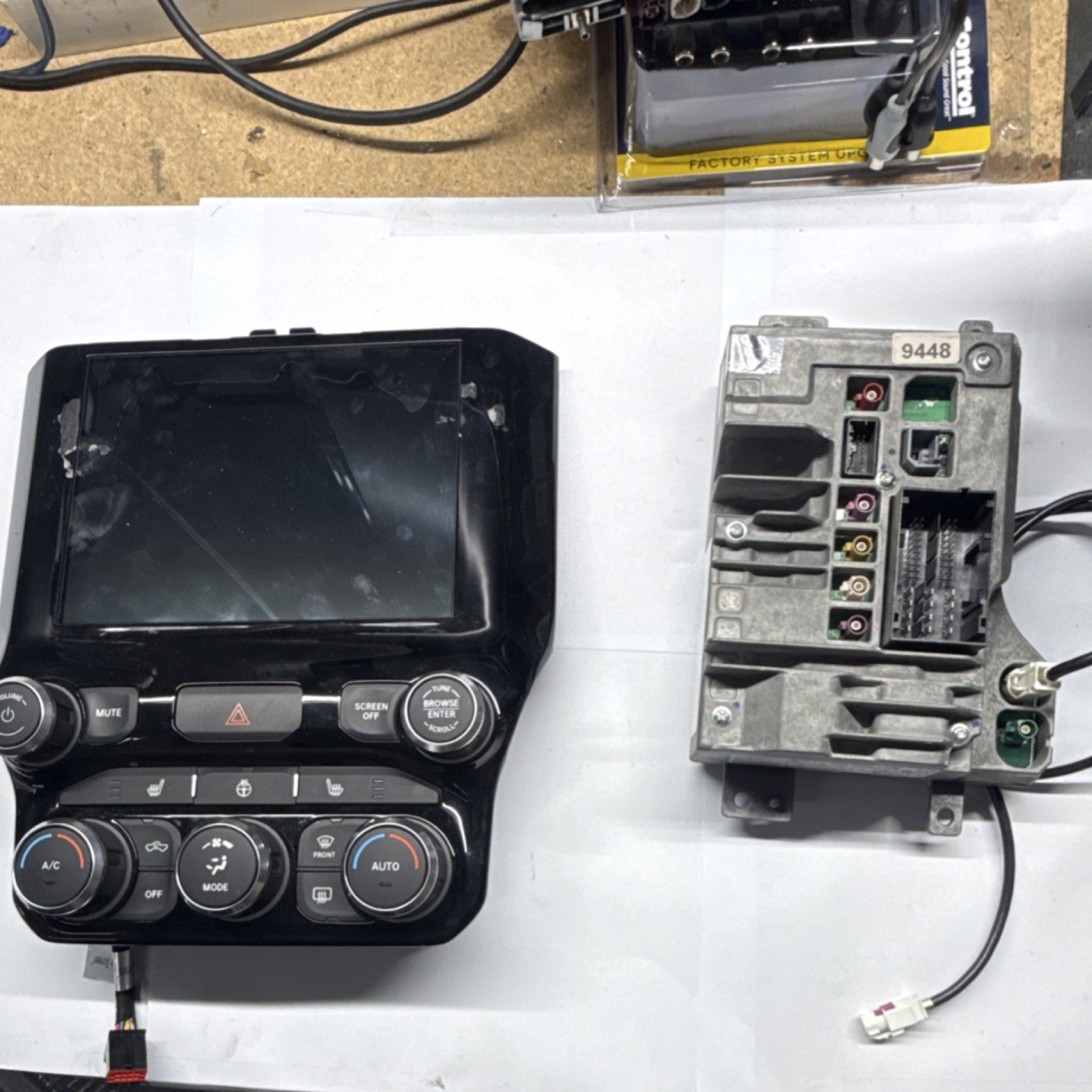 Jeep Dodge RAM 8.4 UAV Radio Display Touchscreen Uconnect 4C VP4R CarPlay Nav 8″