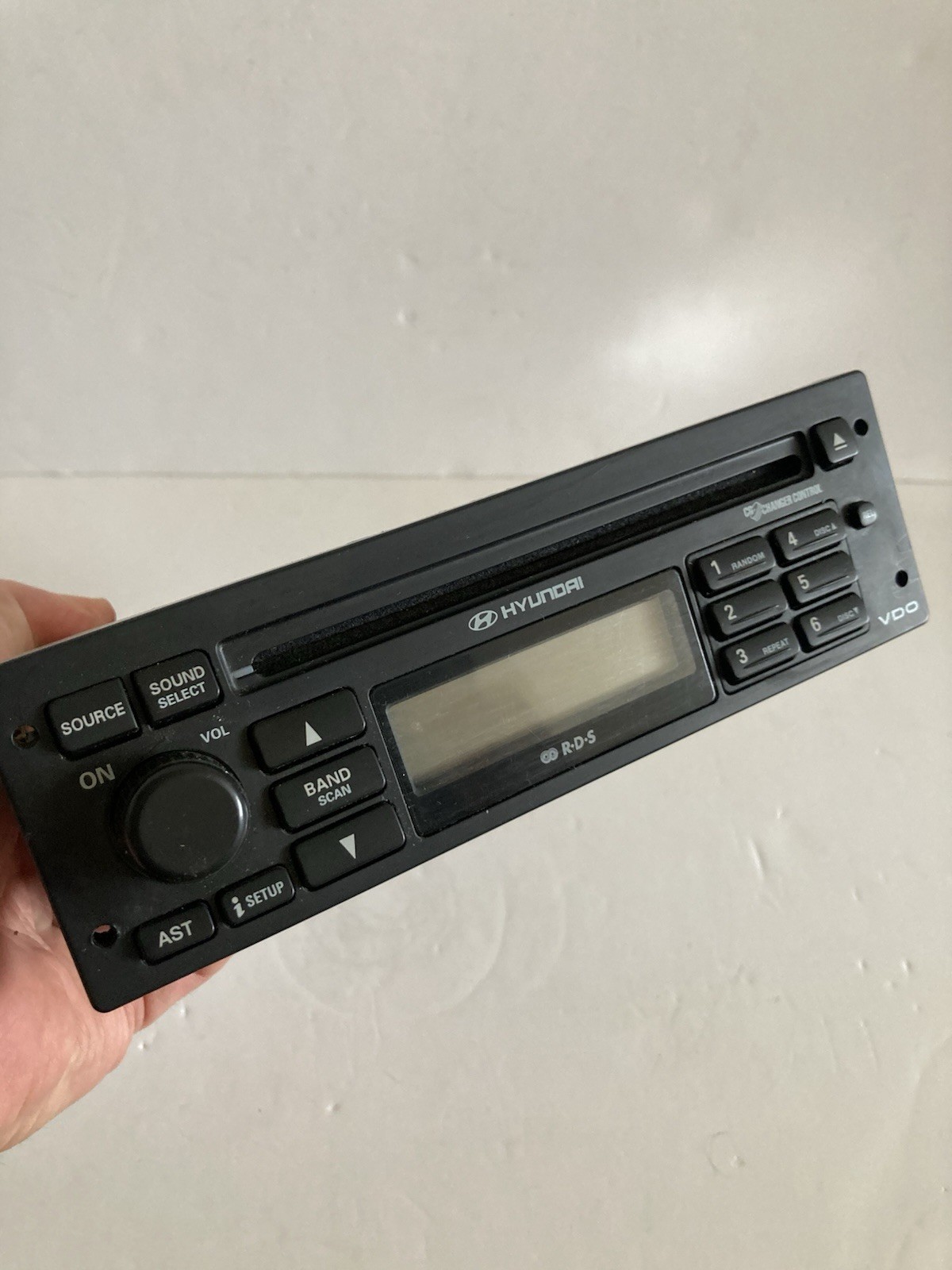 Hyundai Coupe Radio Stereo CD Player RDS VDO Genuine 79DC631/97