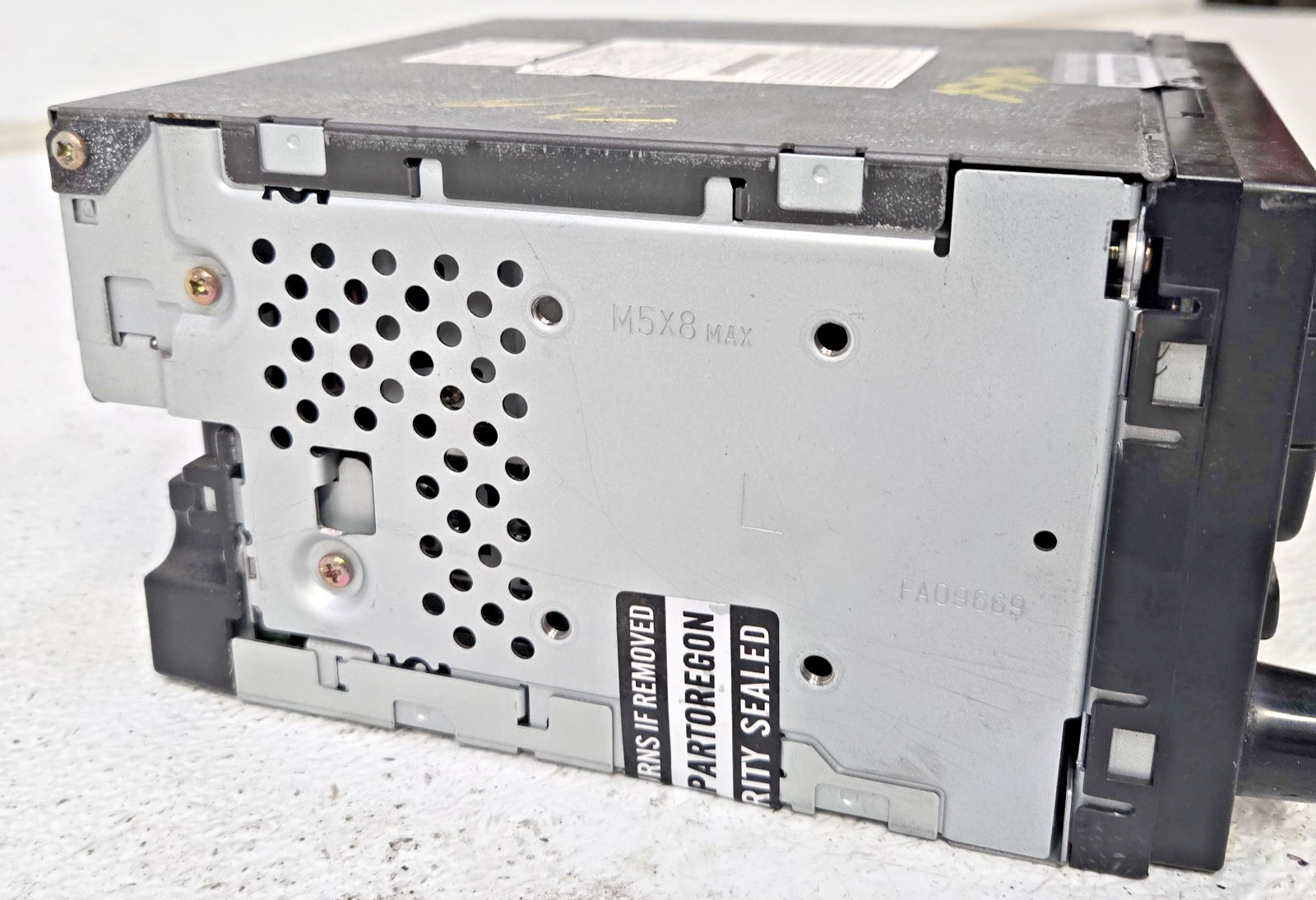 2001-02 Subaru Forester 6 disc CD changer radio stereo head unit 86201FC080 P123