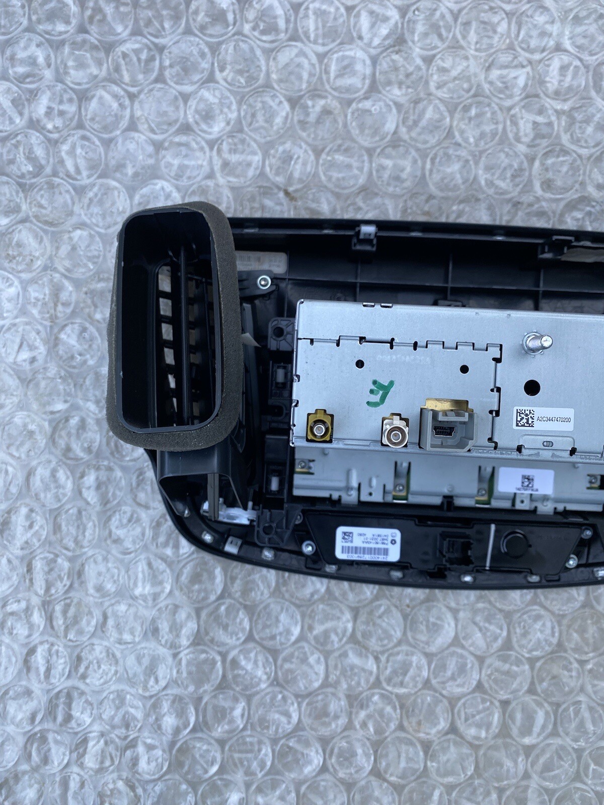 2015-2017 Chrysler 200 VP2 Bluetooth Satellite Radio Display Screen P68226693AD