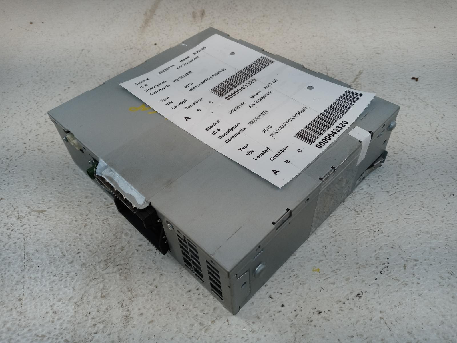 09-16 AUDI Q5 Radio Receiver Trunk Mounted **May Need Programming**