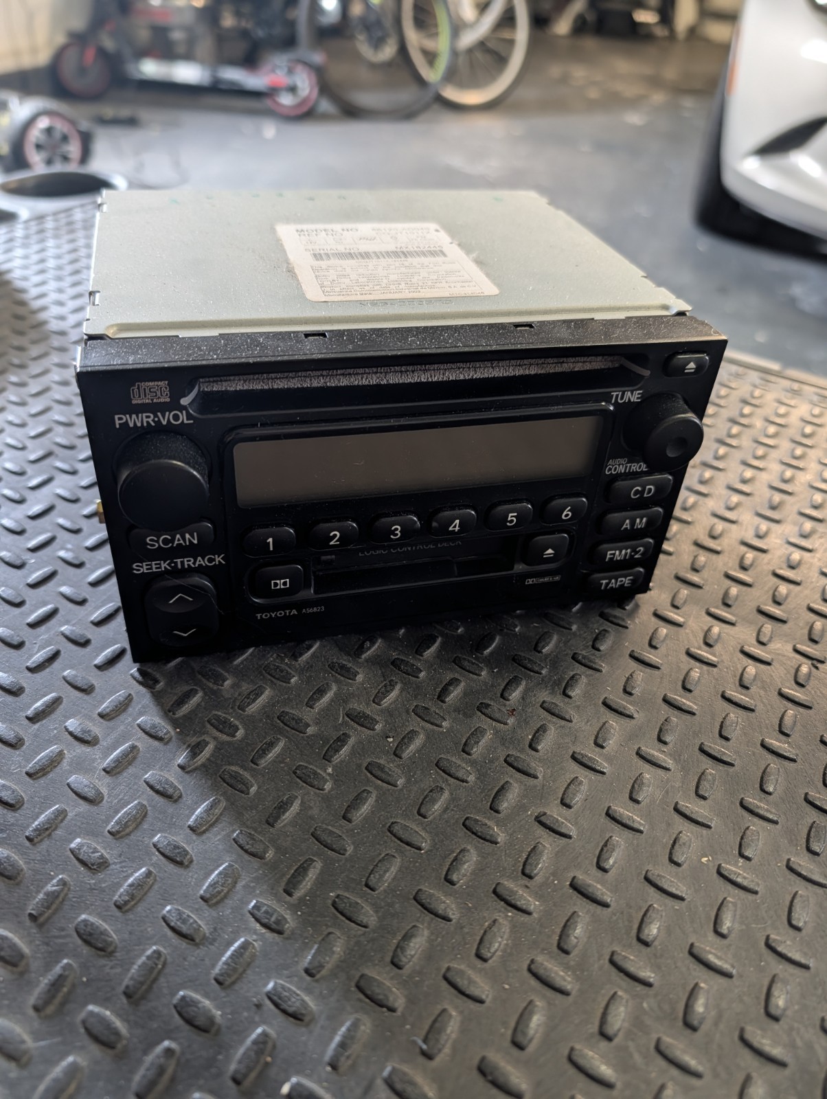 2001-2004 Toyota Tacoma AM FM Radio CD Cassette Player OEM 86120-AD040 A56823