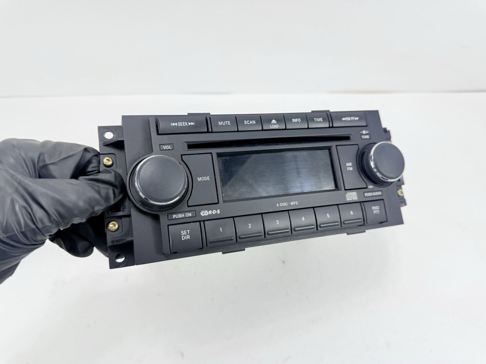 2005-2007 Chrysler 300 Dodge Charger CD Radio 6 Disc Changer OEM P05064072AF