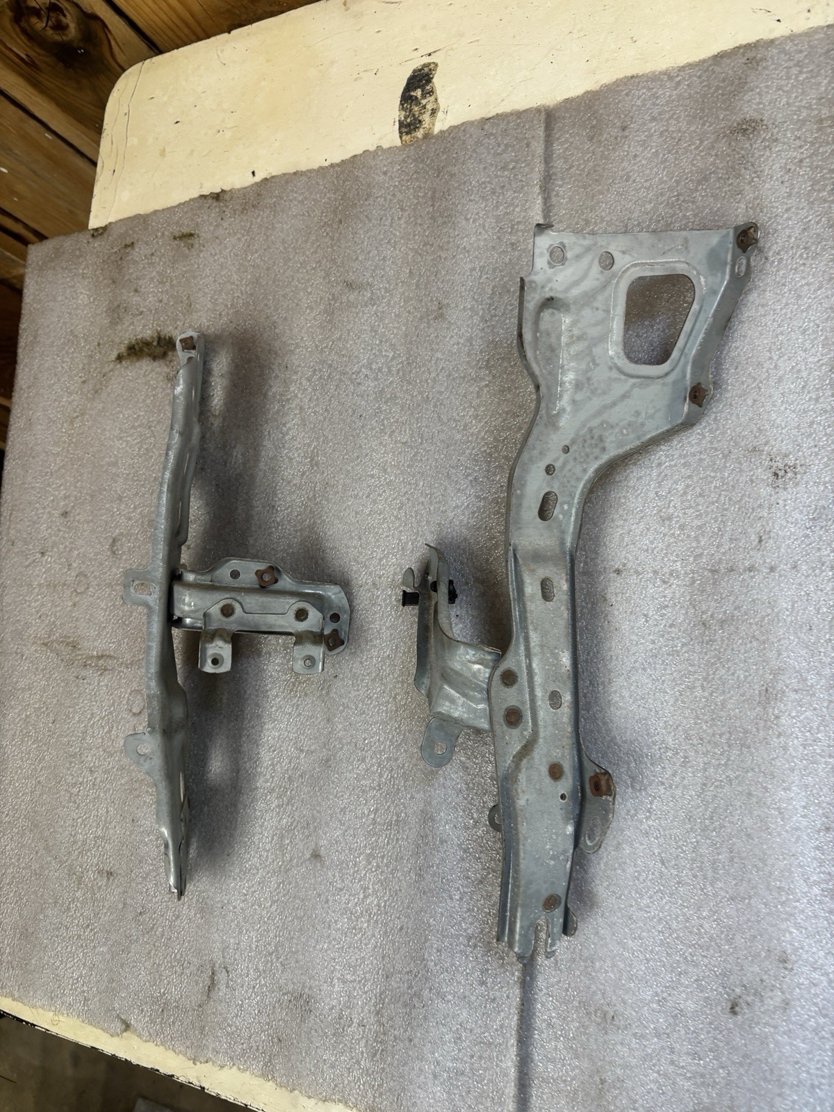 1996 – 2004 Toyota Tacoma Radio Brackets Center Dash Dashboard SUPPORT BRACE oem